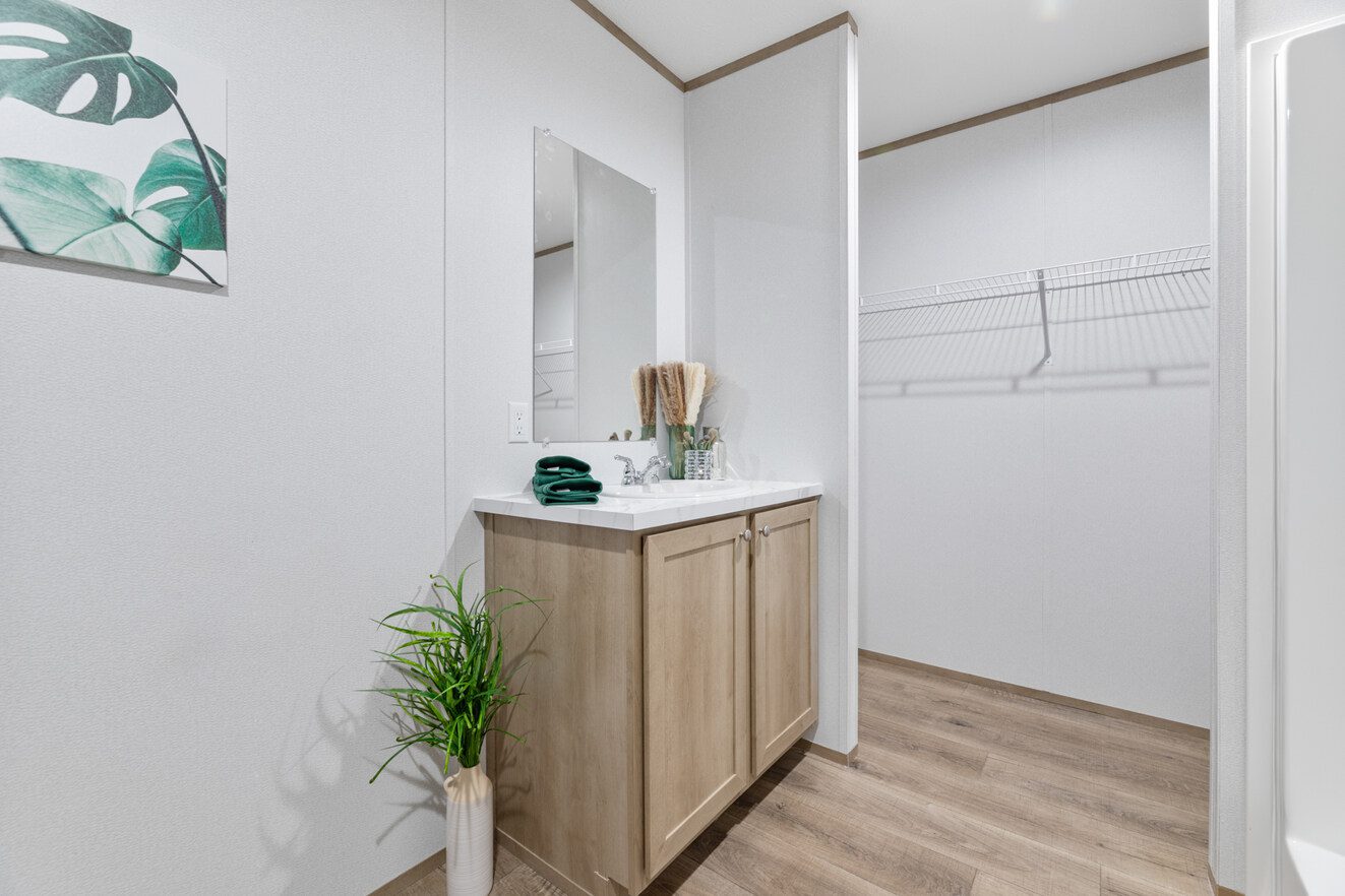 24 c 170 theaugustra 16562a bath 002 web 1739546182053 1323 12