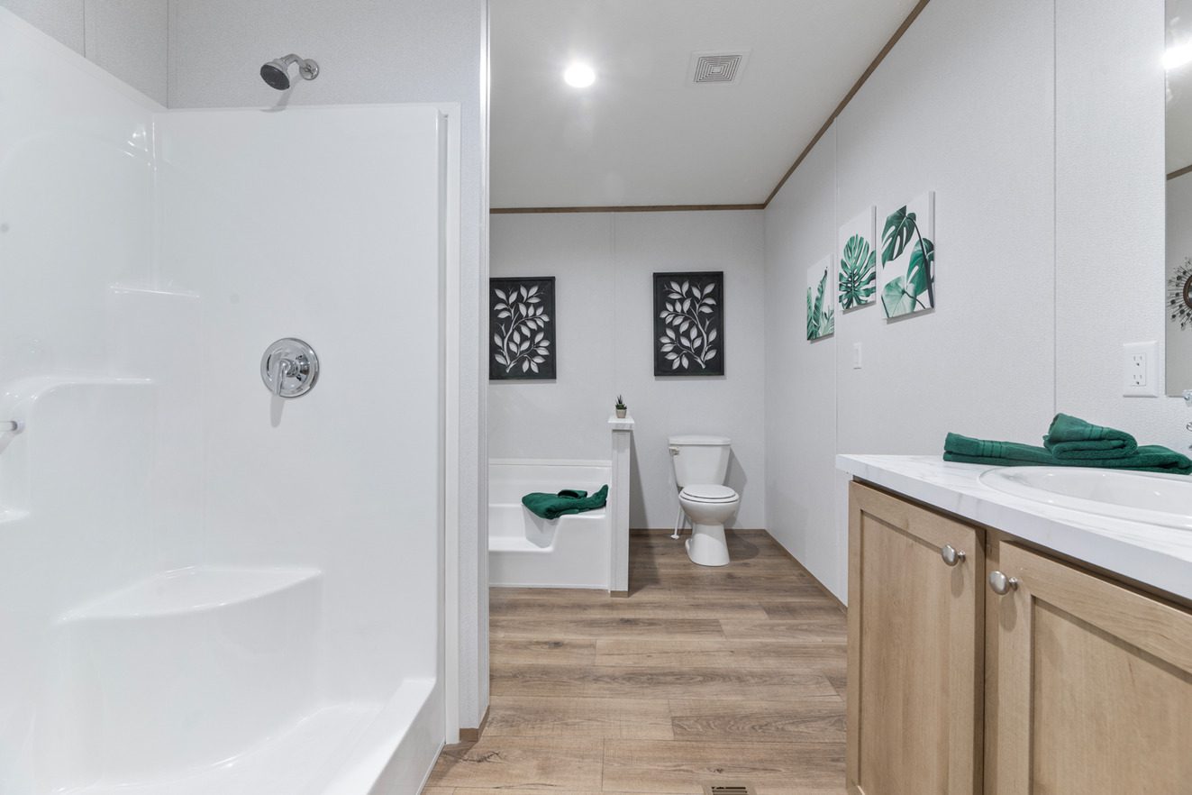 24 c 170 theaugustra 16562a bath 007 web 1739546170675 1323 12