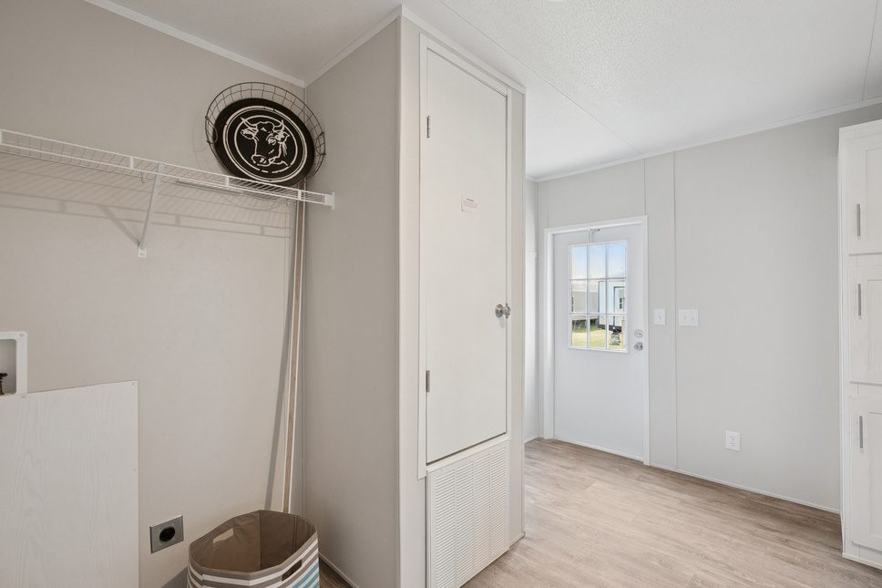 25 c 240 valuhomes 28724p interior002 web 1758145542164 968 11