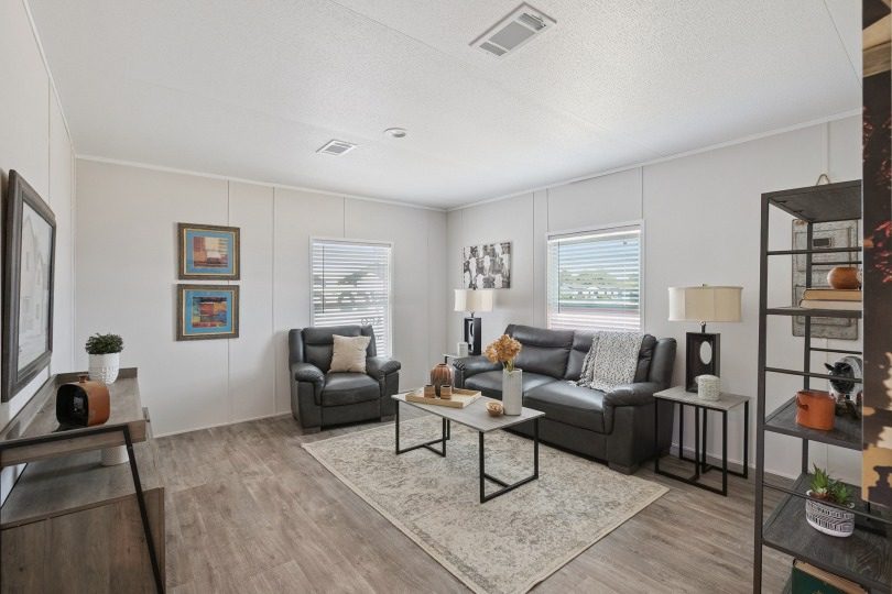 25 c 240 valuhomes 28724p living room007 web 1758145914742 810 11