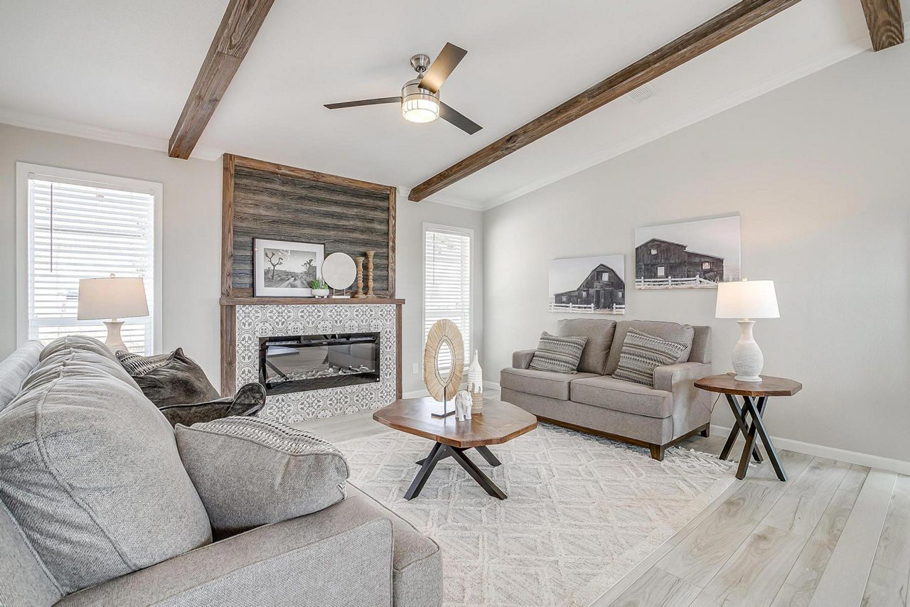 Innovation 2860H Living Room 1